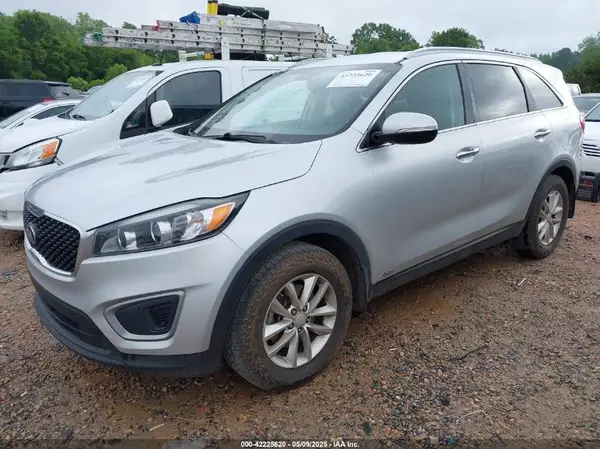 5XYPGDA36GG103843 2016 KIA SORENTO - Image 2