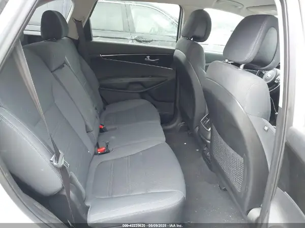 5XYPGDA36GG103843 2016 KIA SORENTO - Image 8
