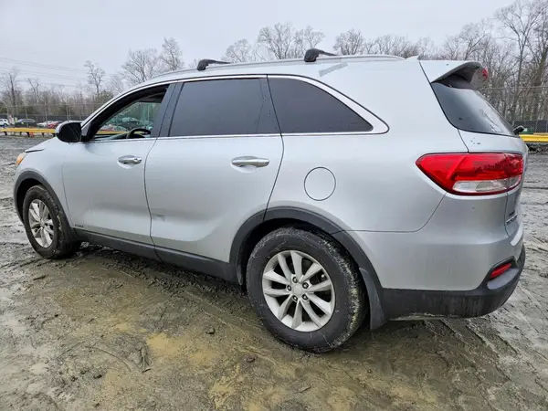 5XYPGDA36GG105009 2016 KIA SORENTO - Image 2