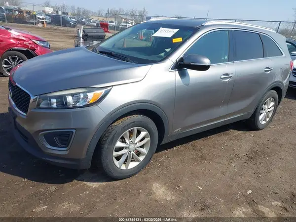 5XYPGDA36GG109982 2016 KIA SORENTO - Image 2