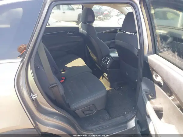 5XYPGDA36GG109982 2016 KIA SORENTO - Image 8