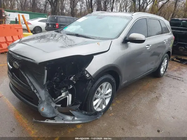 5XYPGDA36GG110386 2016 KIA SORENTO - Image 2