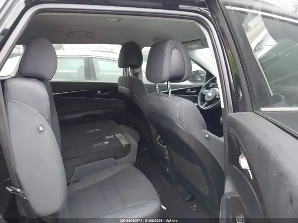 5XYPGDA36GG165212 2016 KIA SORENTO - Image 8