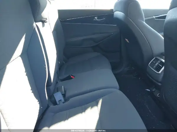 5XYPGDA36GG167803 2016 KIA SORENTO - Image 8
