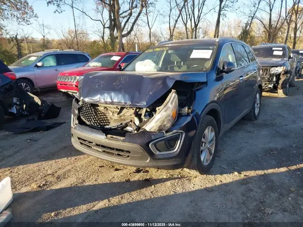 5XYPGDA36GG181801 2016 KIA SORENTO - Image 2