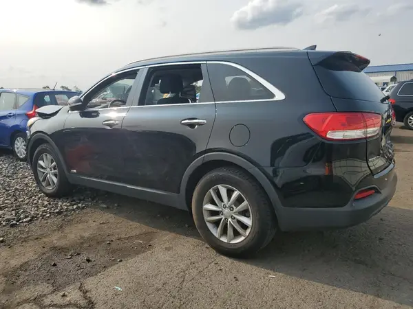 5XYPGDA36HG199555 2017 KIA SORENTO - Image 2