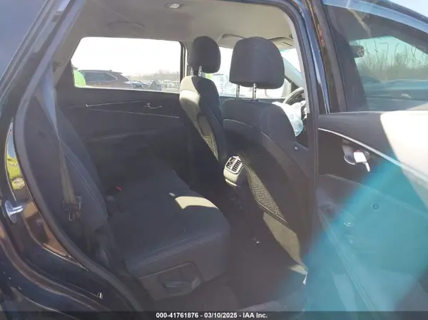 5XYPGDA36HG204169 2017 KIA SORENTO - Image 8