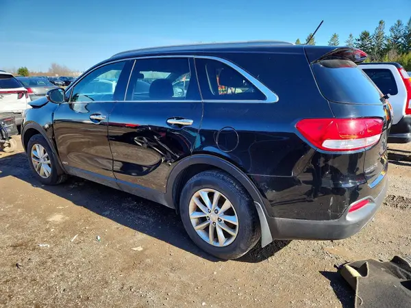 5XYPGDA36HG211655 2017 KIA SORENTO - Image 2