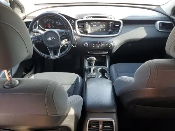 5XYPGDA36HG218802 2017 KIA SORENTO - Image 8