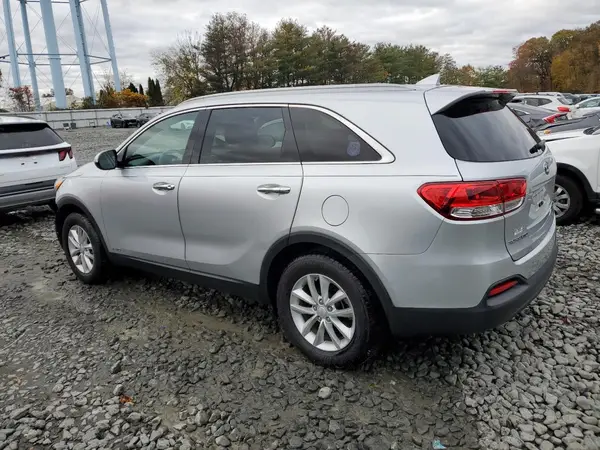 5XYPGDA36HG219027 2017 KIA SORENTO - Image 2