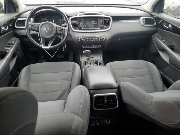 5XYPGDA36HG243568 2017 KIA SORENTO - Image 8