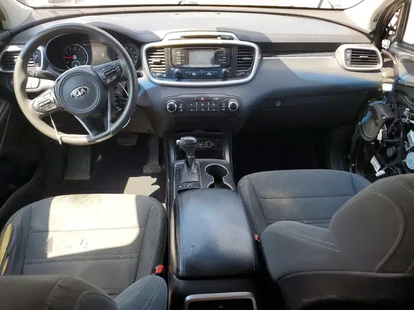 5XYPGDA36HG244784 2017 KIA SORENTO - Image 8