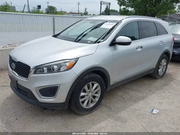 5XYPGDA36HG245546 2017 KIA SORENTO - Image 2