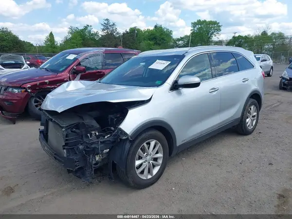 5XYPGDA36HG246910 2017 KIA SORENTO - Image 2