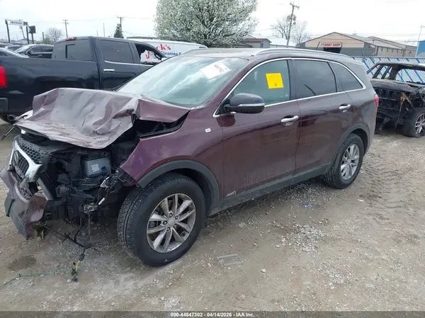 5XYPGDA36HG247913 2017 KIA SORENTO - Image 2
