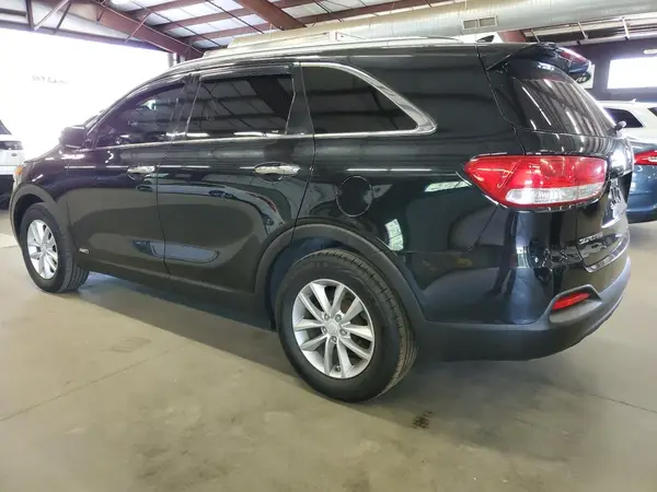 5XYPGDA36HG258815 2017 KIA SORENTO - Image 2