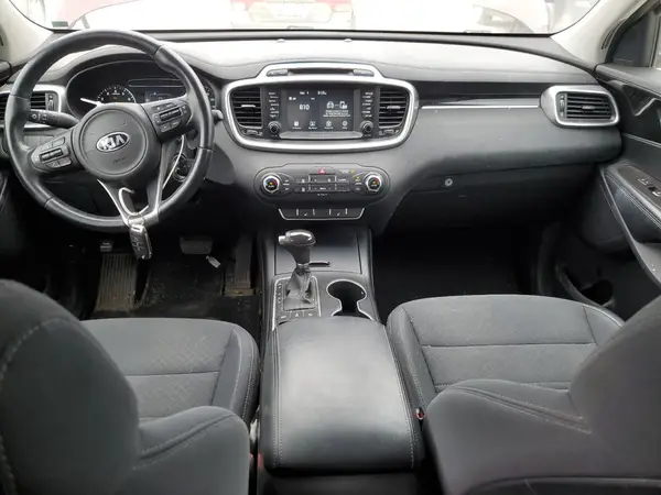 5XYPGDA36HG263562 2017 KIA SORENTO - Image 8