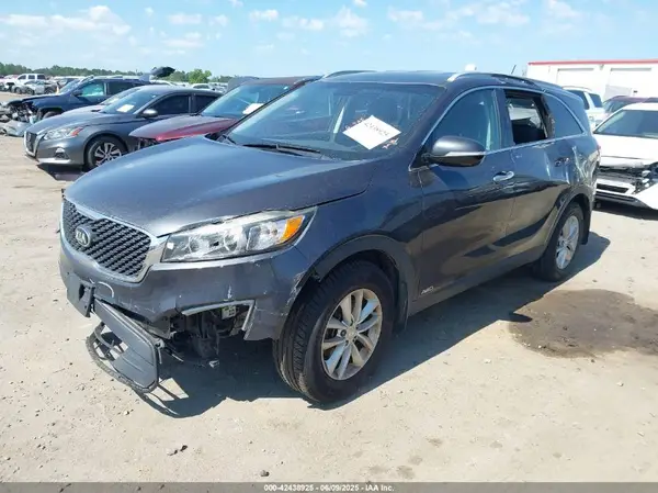 5XYPGDA36HG265067 2017 KIA SORENTO - Image 2