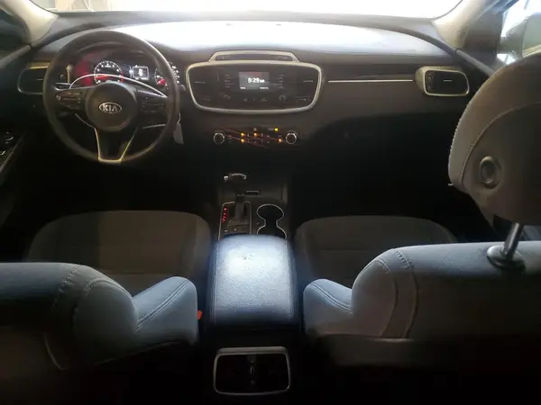 5XYPGDA36HG272973 2017 KIA SORENTO - Image 8