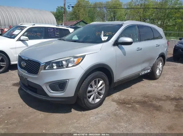 5XYPGDA36HG280295 2017 KIA SORENTO - Image 2