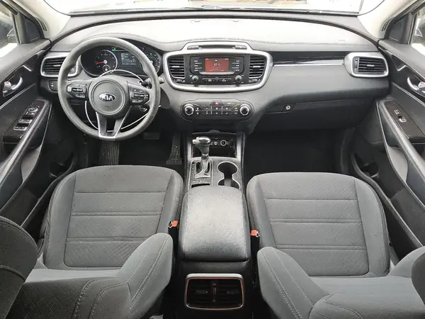 5XYPGDA36HG284069 2017 KIA SORENTO - Image 8