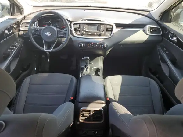 5XYPGDA36HG288459 2017 KIA SORENTO - Image 8