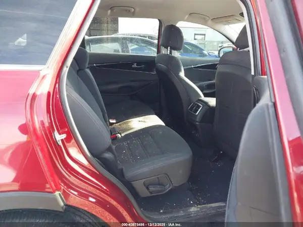5XYPGDA36HG291443 2017 KIA SORENTO - Image 8