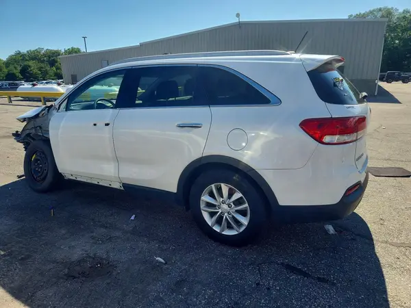 5XYPGDA36HG296142 2017 KIA SORENTO - Image 2