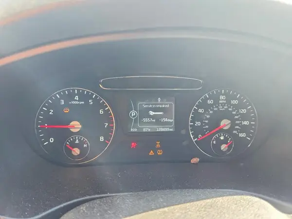 5XYPGDA36HG296142 2017 KIA SORENTO - Image 8