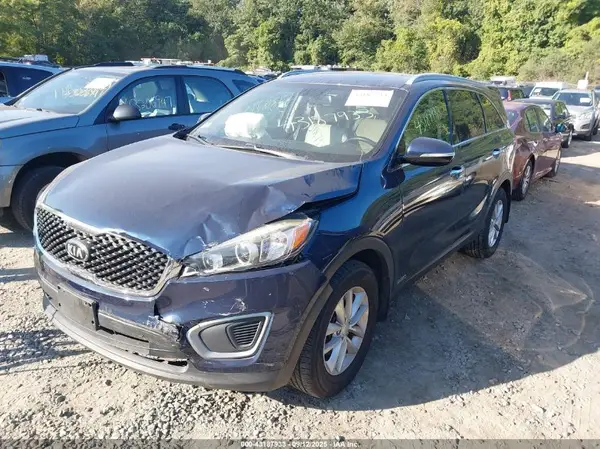 5XYPGDA36HG303882 2017 KIA SORENTO - Image 2