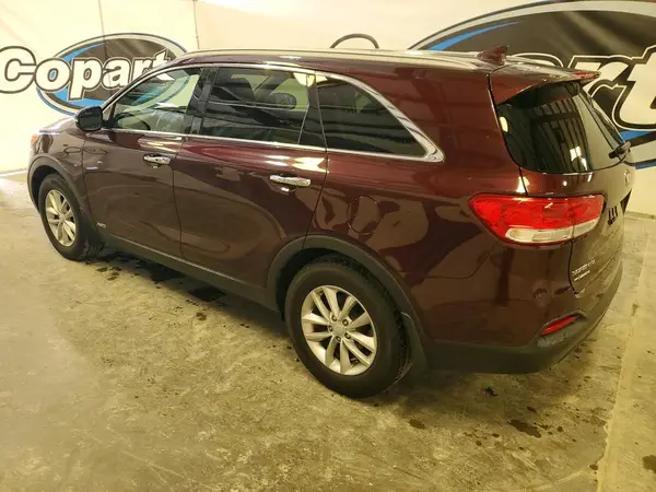 5XYPGDA36HG324845 2017 KIA SORENTO - Image 2