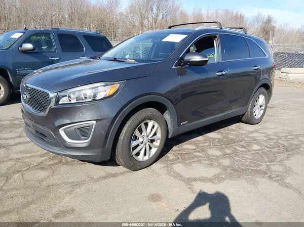 5XYPGDA36HG329253 2017 KIA SORENTO - Image 2