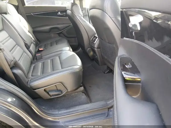 5XYPGDA36HG329253 2017 KIA SORENTO - Image 8