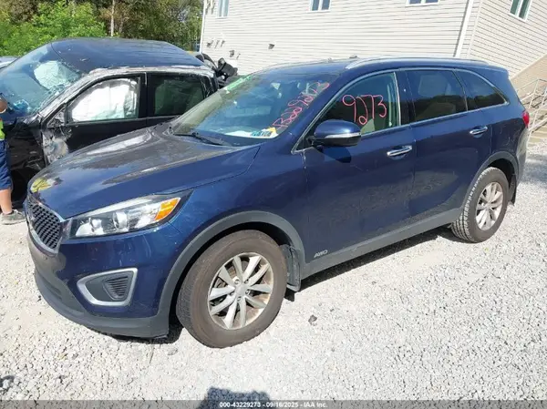 5XYPGDA36JG343613 2018 KIA SORENTO - Image 2