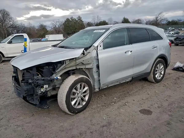 5XYPGDA36JG346558 2018 KIA SORENTO - Image 1