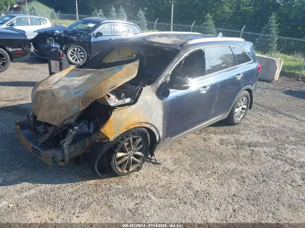 5XYPGDA36JG349671 2018 KIA SORENTO - Image 2