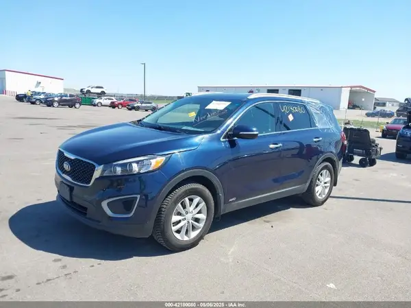 5XYPGDA36JG352263 2018 KIA SORENTO - Image 2