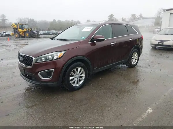 5XYPGDA36JG369015 2018 KIA SORENTO - Image 2