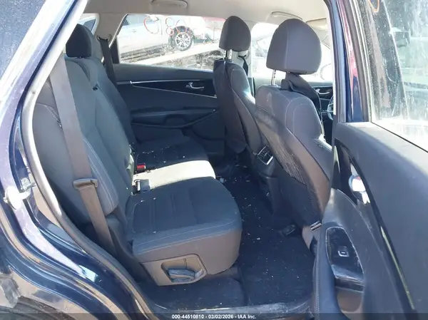5XYPGDA36JG377549 2018 KIA SORENTO - Image 8