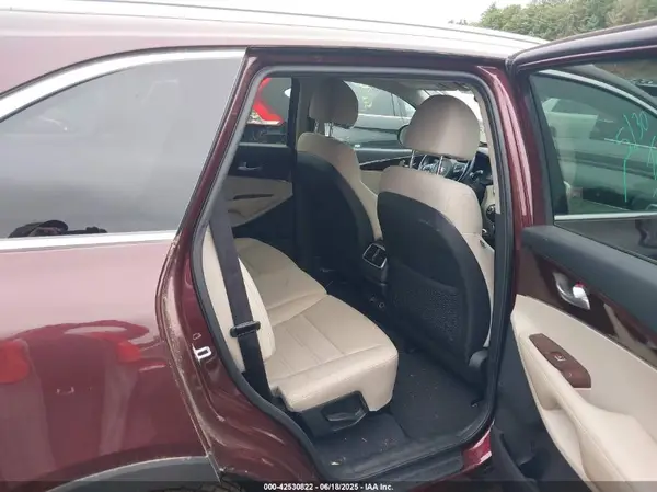 5XYPGDA36JG378085 2018 KIA SORENTO - Image 8