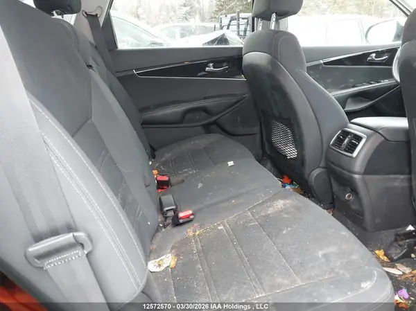 5XYPGDA36JG381598 2018 KIA SORENTO - Image 8