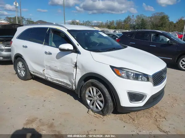 5XYPGDA36JG389698 2018 KIA SORENTO - Image 1