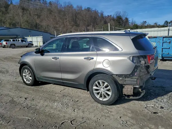 5XYPGDA36JG396358 2018 KIA SORENTO - Image 2