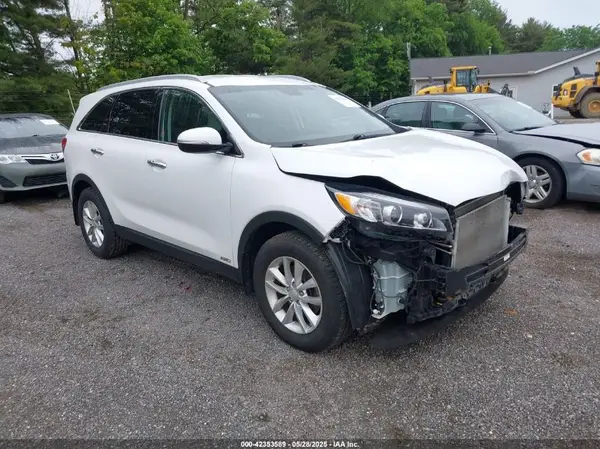 5XYPGDA36JG397252 2018 KIA SORENTO - Image 1