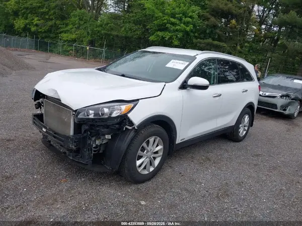 5XYPGDA36JG397252 2018 KIA SORENTO - Image 2