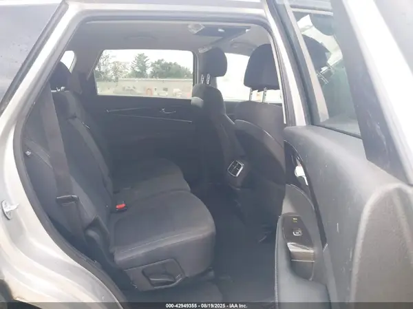 5XYPGDA36JG402188 2018 KIA SORENTO - Image 8