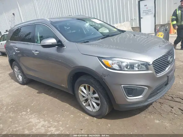 5XYPGDA36JG403695 2018 KIA SORENTO - Image 1
