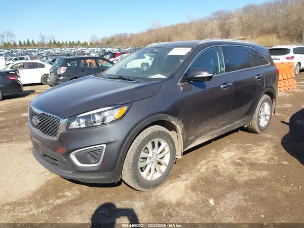 5XYPGDA36JG408637 2018 KIA SORENTO - Image 2