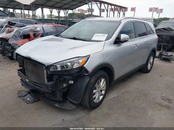 5XYPGDA36JG414468 2018 KIA SORENTO - Image 2