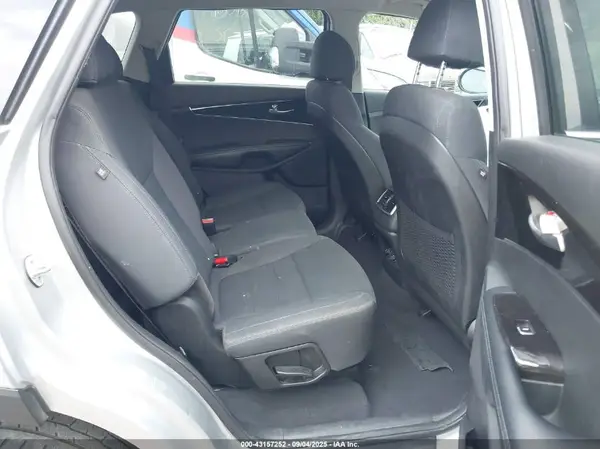 5XYPGDA36JG414468 2018 KIA SORENTO - Image 8